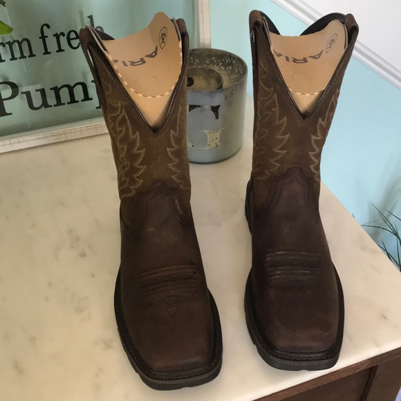 ariat groundbreaker round toe
